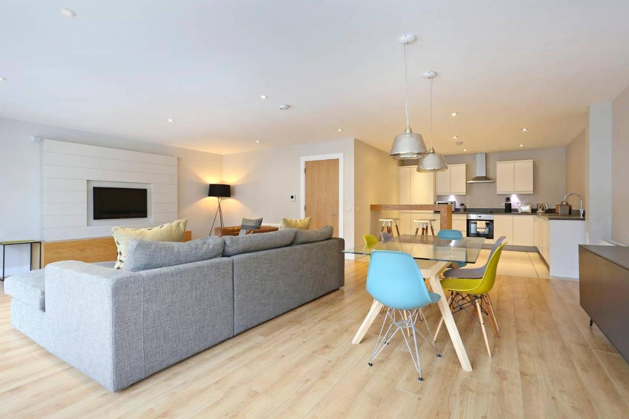 Stunning West End Hub Apartment Edinburgh